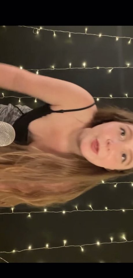 Kelly Belly ASMR photo 14