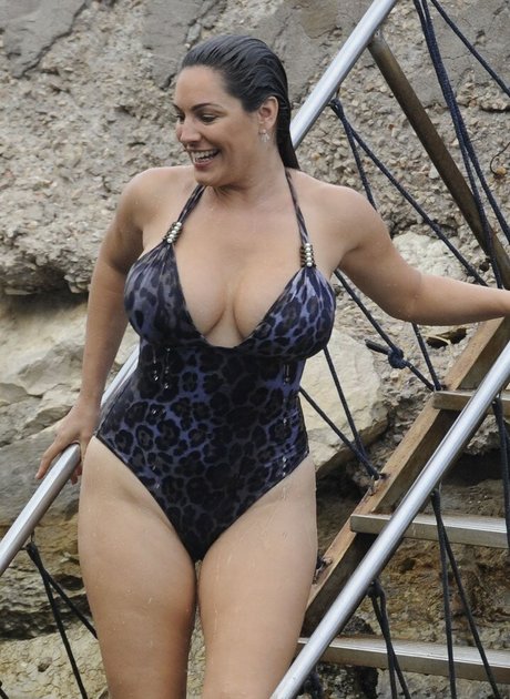 Kelly Brook photo 15