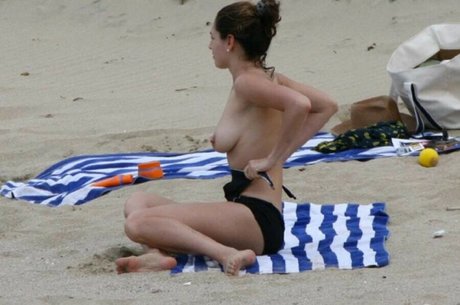 Kelly Brook photo 250