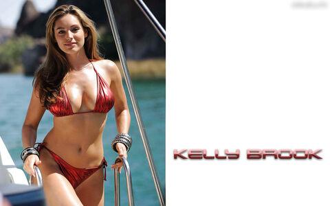 Kelly Brook photo 33