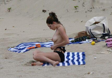 Kelly Brook photo 1045
