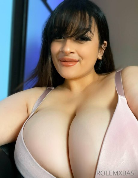 Kelly Leticia photo 19