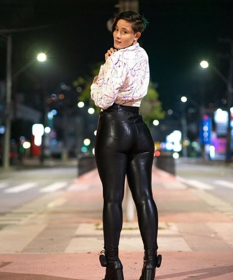 Kelly Natividade photo 26