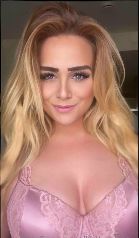 Kellymilana photo 42