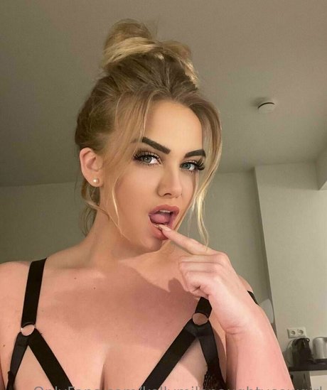 Kellymilana photo 102