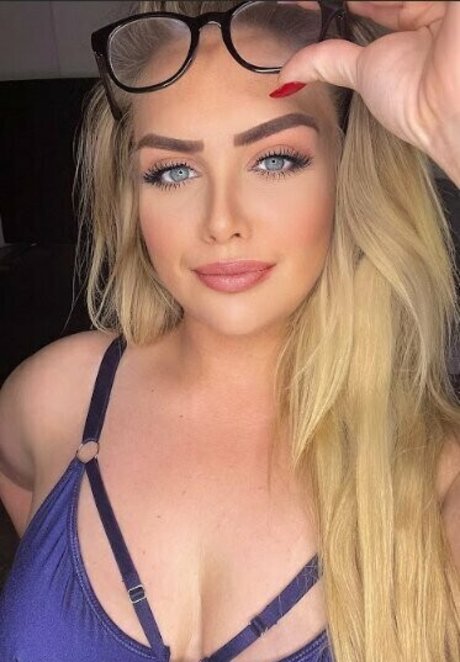 Kellymilana photo 192