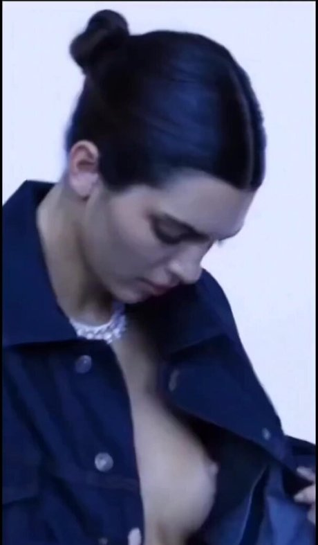 Kendall Jenner photo 11