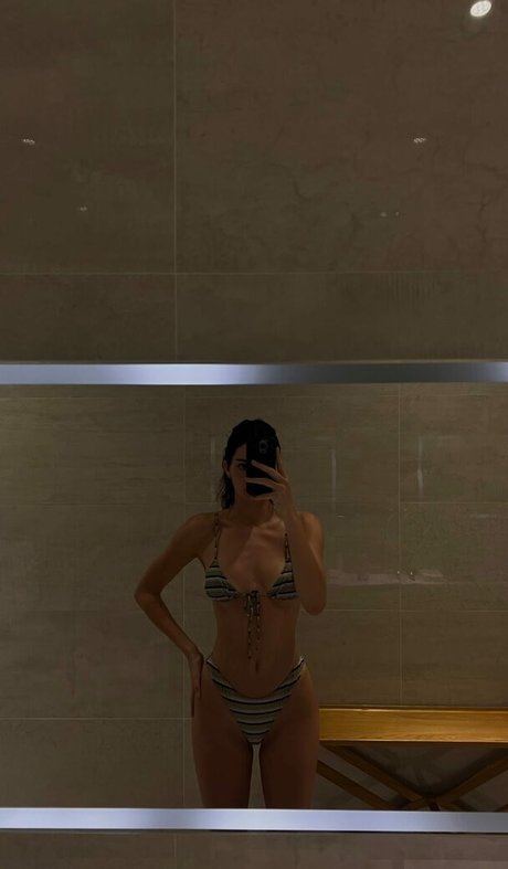 Kendall Jenner photo 36