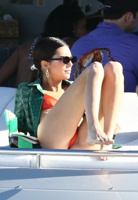 Kendall Jenner photo 145