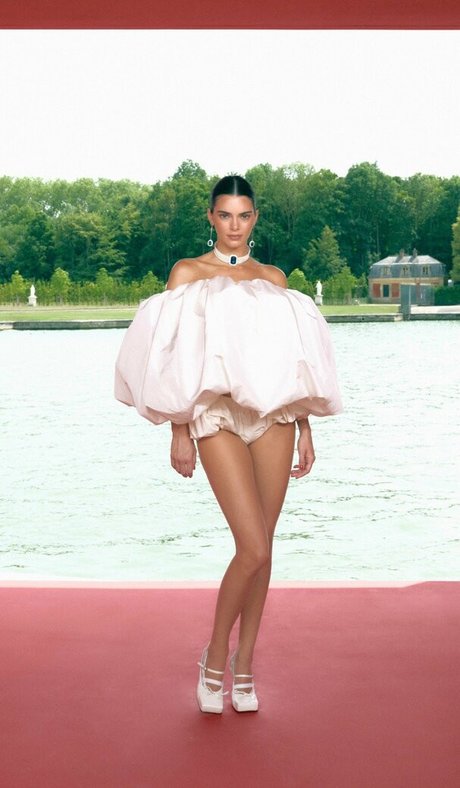 Kendall Jenner photo 150