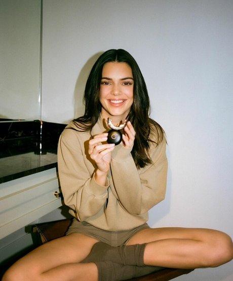 Kendall Jenner photo 183