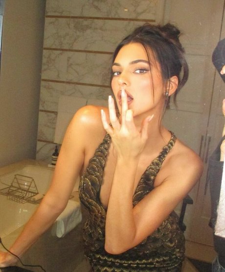 Kendall Jenner photo 250