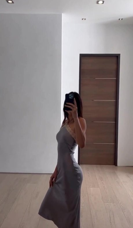 Kendall Jenner photo 290