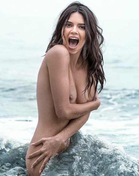 Kendall Jenner photo 371
