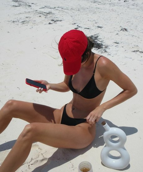 Kendall Jenner photo 395