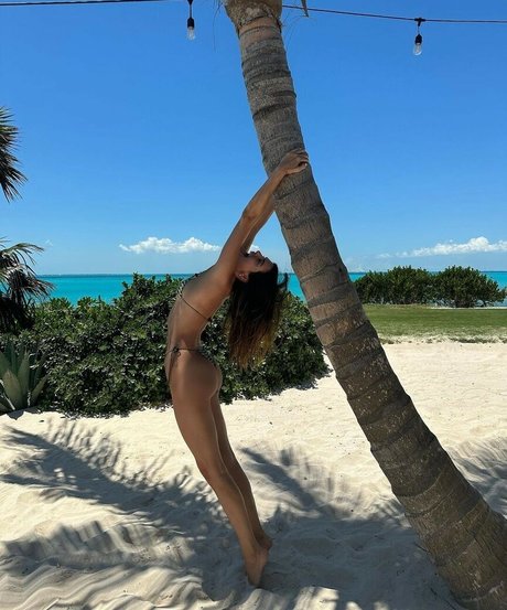 Kendall Jenner photo 408