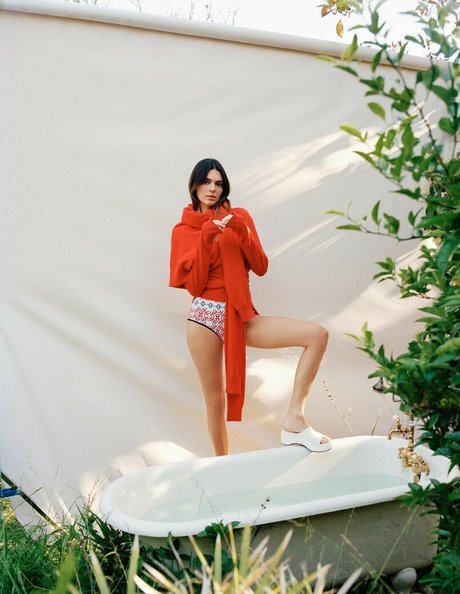 Kendall Jenner photo 535