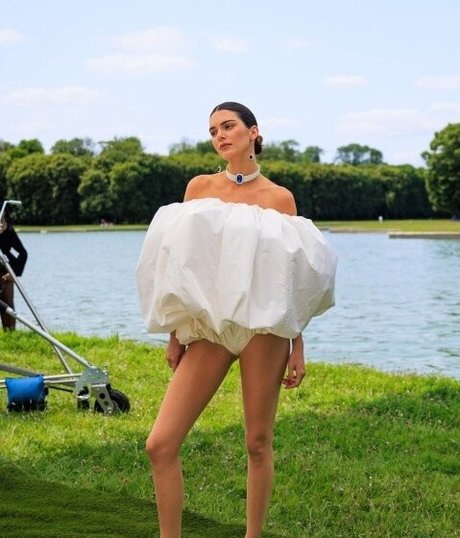 Kendall Jenner photo 577