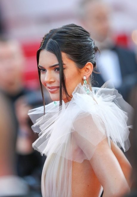 Kendall Jenner photo 916