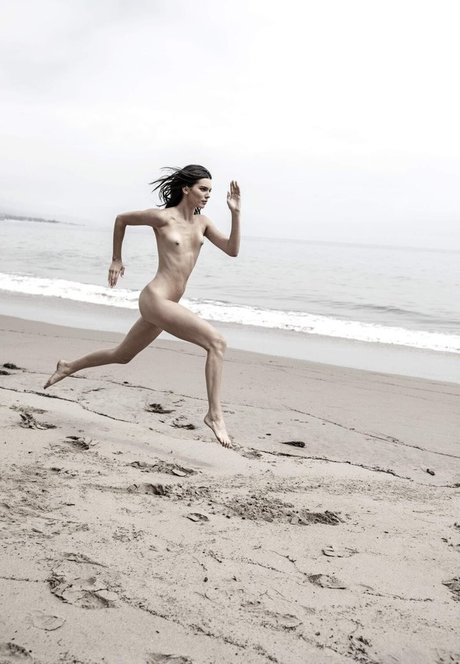 Kendall Jenner photo 934