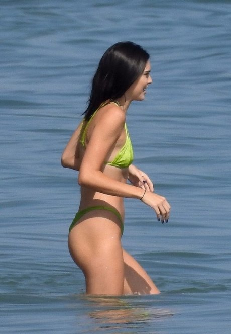 Kendall Jenner photo 949
