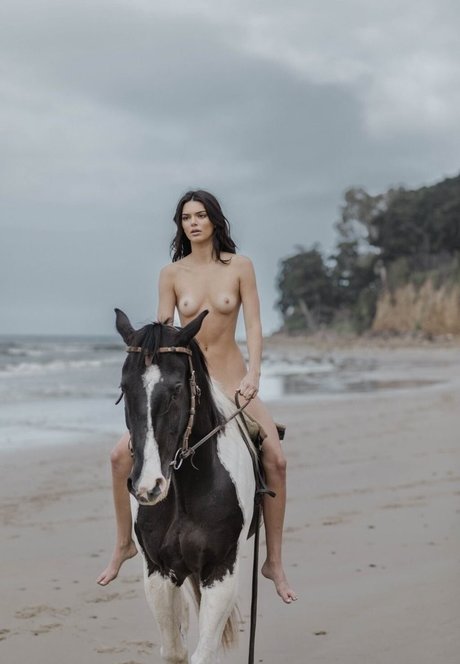 Kendall Jenner photo 950