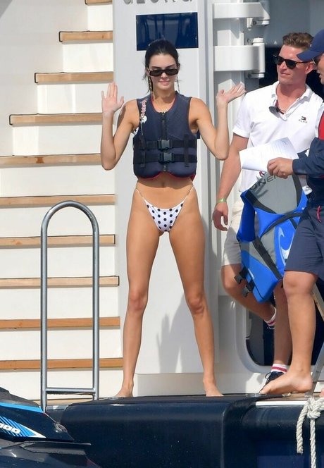 Kendall Jenner photo 1321