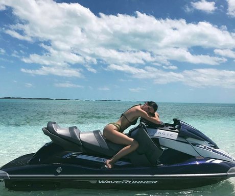 Kendall Jenner photo 1353