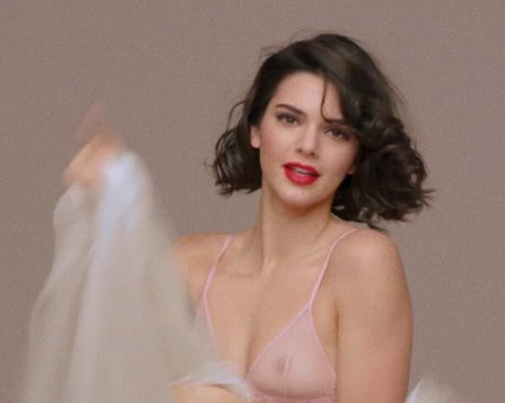 Kendall Jenner photo 1372