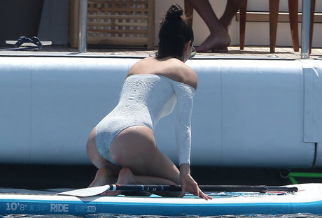 Kendall Jenner photo 1375