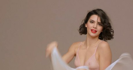 Kendall Jenner photo 1428