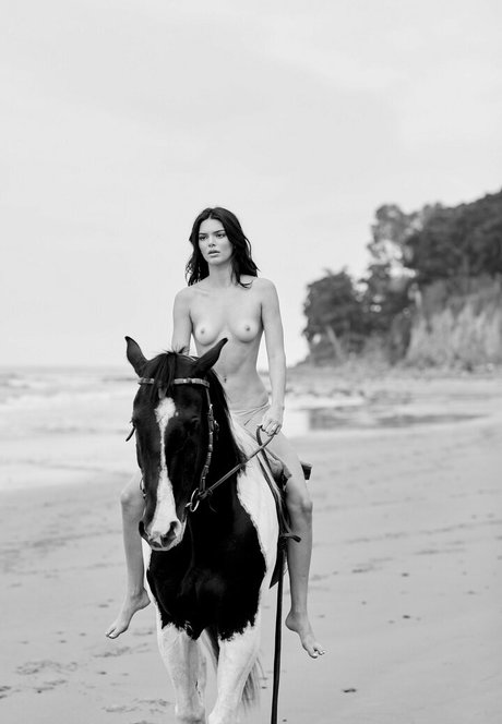 Kendall Jenner photo 1481