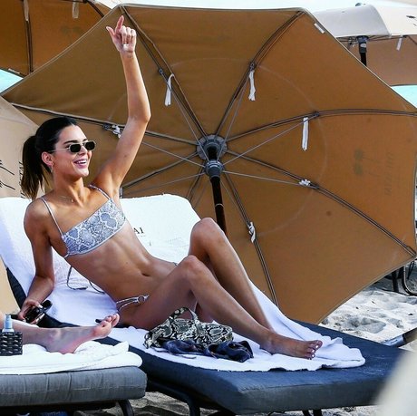 Kendall Jenner photo 1758