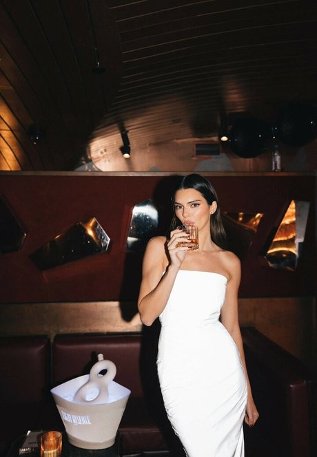 Kendall Jenner photo 1873