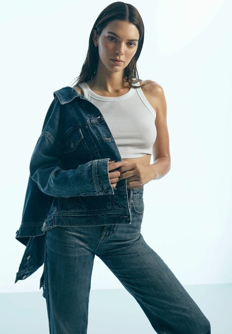 Kendall Jenner photo 1924