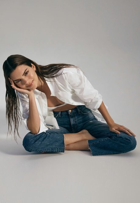 Kendall Jenner photo 1925