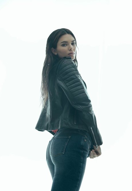 Kendall Jenner photo 1927