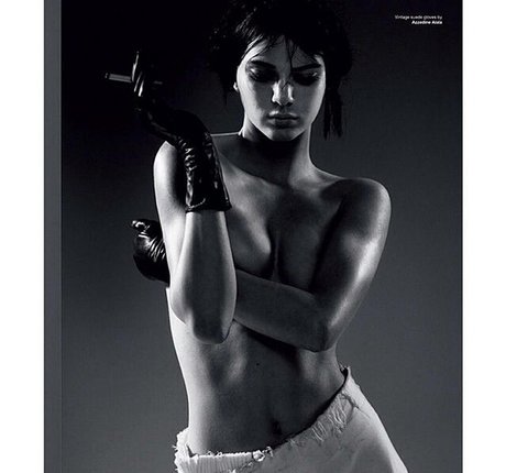 Kendall Jenner photo 2000