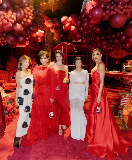 Kendall Jenner photo 2063