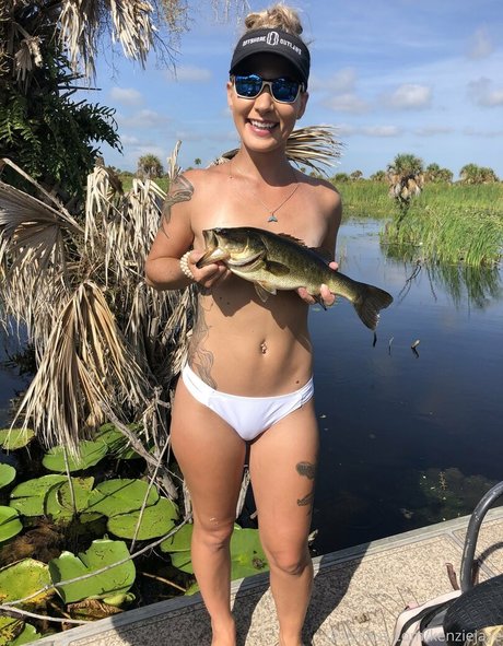 Kenzie Jaye photo 19