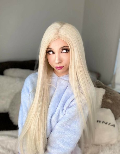 Kenzie Reeves photo 409