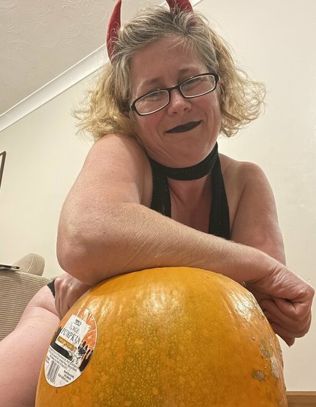 Khariscurves photo 92