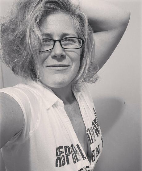 Khariscurves photo 114