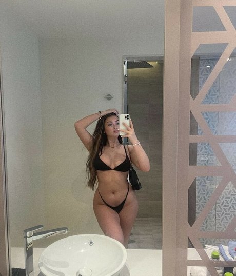 Kiera Lucy photo 6