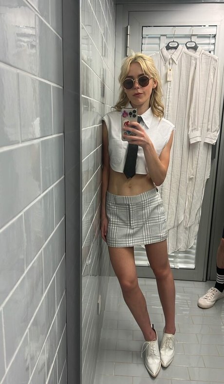 Kiernan Shipka photo 20