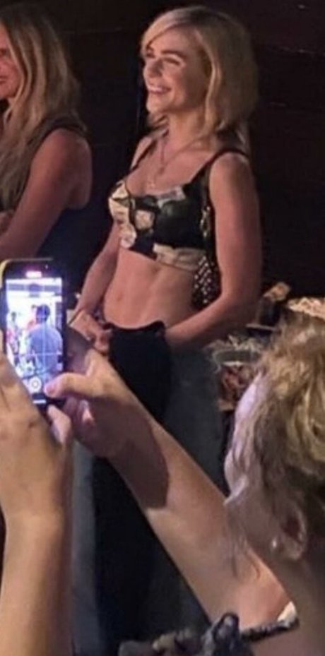 Kiernan Shipka photo 45