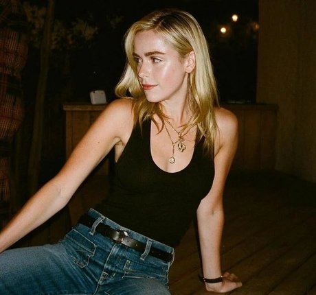 Kiernan Shipka photo 51