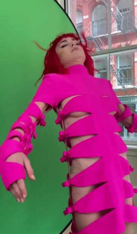 Kiernan Shipka photo 54