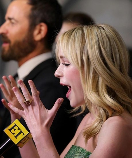 Kiernan Shipka photo 83