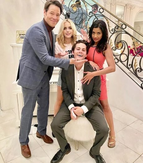 Kiernan Shipka photo 86